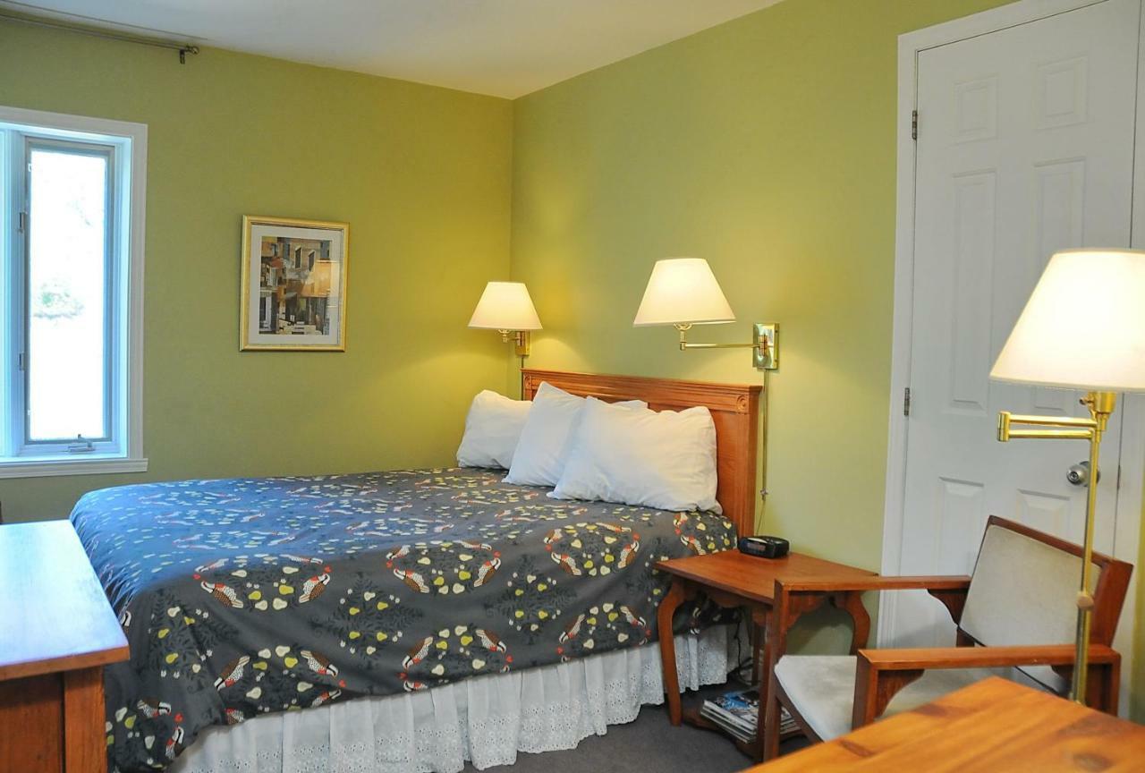 Auberge Beausejour Les Eboulements Exterior photo